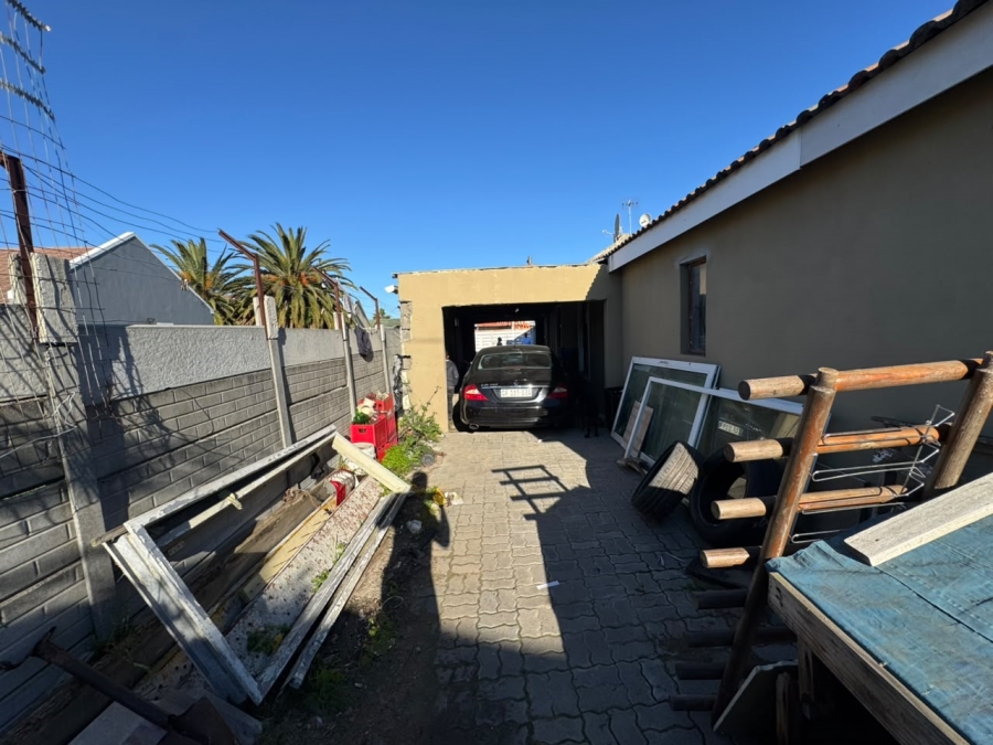 5 Bedroom Property for Sale in Forest Village Western Cape